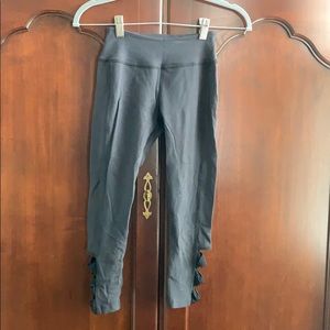 Beyond Yoga Workout Crops